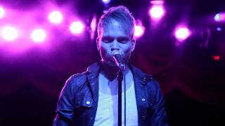 Atomic Tom: &quot;The Moment&quot; Montage