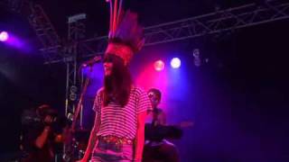 Bat For Lashes - The Wizard (Glastonbury 2007)