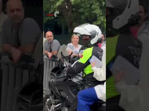 Okulları karıştırınca motosikletli polis okula böyle yetiştirdi