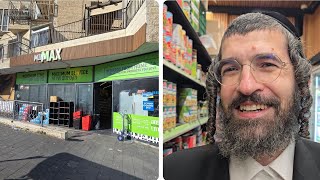 תראה כמה פריטים אמריקאיים יש לסופרמרקט הזה. "אני רוצה שהלקוחות ירגישו בבית," אומר הבעלים