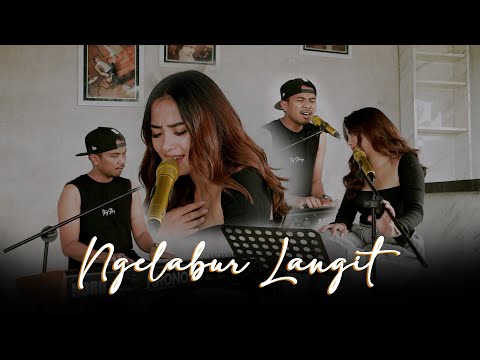 Dini Kurnia feat. Mufly Key - Ngelabur Langit (Official Music Video)