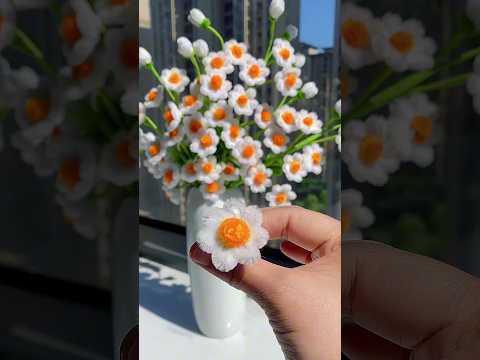 DIY pipe cleaner daisy flower gift #diy #flowers #gift #craft #handmadegifts #diygift #handcraft