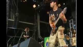 Soulfly - Fuel hate/Beneath remains/Cockroaches/Electric Funeral/LOTM/Angel of death/Porrada