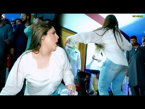 BECHAIN NEEGHAWAN SALAM KEHNDIYAN NE, CHAHAT BALOCH MUJRA DANCE PERFORMANCE, SGRecords 2023