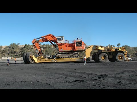 Time Lapse of 300 ton Low Loader in Operation