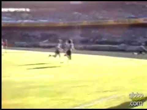Edmar Bernardes (Grêmio) - 10/10/1982 - Grêmio 2x2 Internacional - 1 gol