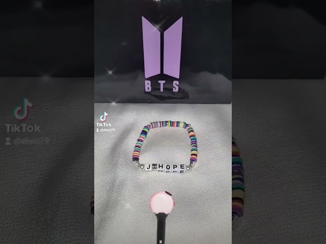 Vídeo relacionado con JunMallko 82 PCS Wars Regalos para Fiestas, Wars Bolsas de Fiesta, Wars Cumpleaños Decoracion, 10 Yo-da Llaveros, 10 Packs Regalo de Fiesta Yo-da, 12 Pulseras de Silicona Yo-da, 50 Yo-da Pegatinas