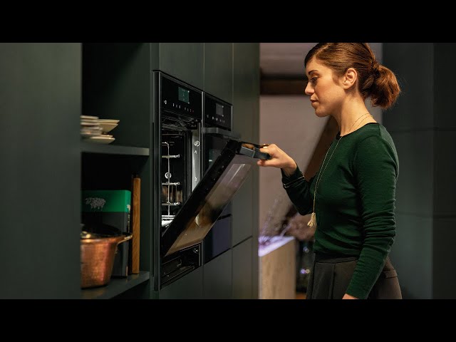 Vídeo relacionado con NEFF B5ACH7HG3, N 50, horno empotrable Graphite Grey Slide y Hide, pirólisis, 8 modos de calefacción: CircoTherm, AirFry, pantalla LED, sin botón, EasyClean, control electrónico, fabricado en Alemania