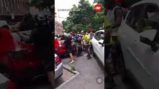 RJ: Bandido não consegue roubar moto e apanha de população #shorts