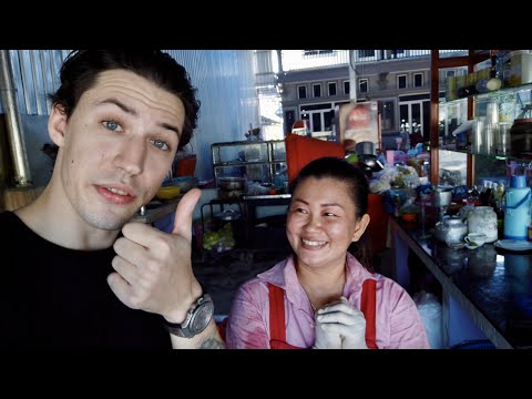 Intestines for breakfast?! - Cheap Breakfast in Cambodia
