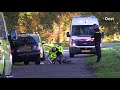 Jongen (8) raakt bekneld onder auto in Wijhe en is met traumahelikopter naar ziekenhuis gebracht