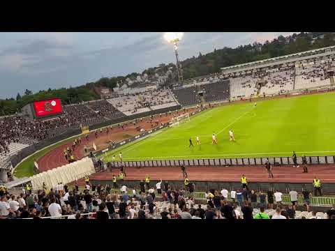 Derbi Partizan - Crvena zvezda: Izlazak igrača Crvene zvezde na teren