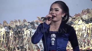 Download lagu NGELABUR LANGIT.......SI CANTIK PURI RATNA... mp3 Download lagu NGELABUR LANGIT.......SI CANTIK PURI RATNA... mp3