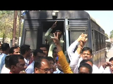 अनुदानासाठी शिक्षकांनी केले जेलभरो आंदोलन