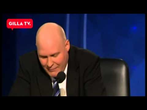 Se Henrik Dorsins fantastiska språkresa - på 90 sekunder hinner han avverka 12 olika språk