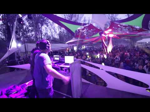 Attik vs Intelligence (Live) Versiones en VIVO