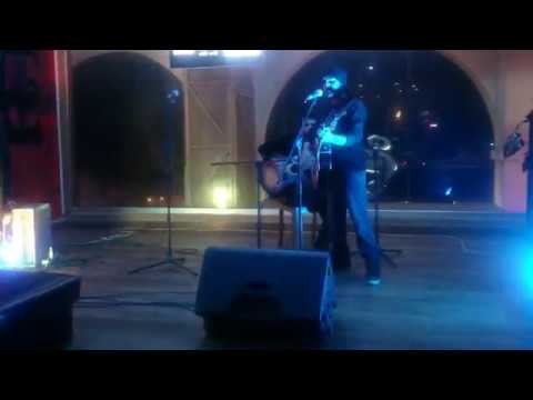 Sahil Rehman Performing Sajni Live #FarhanSaeed #JalBand #EchoRecords #Gloria'sJean's