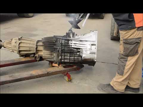 Cleaning Grease And Oil Deposits From A Gearbox Using C02 Without Solvents Or Chemicals