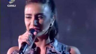 Sıla - Sevişmeden Uyumayalım - Beyaz Show Canlı Performans 20.11.2009