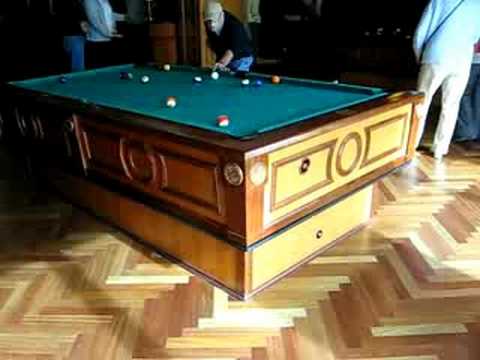 Giroszkópos biliárd asztal