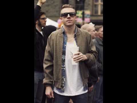 Macklemore - Sneaking Into The Show (ft. Ricky Pharoe)