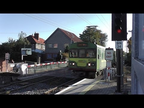 Sandymount Level Crossing - Dart Train number 8132