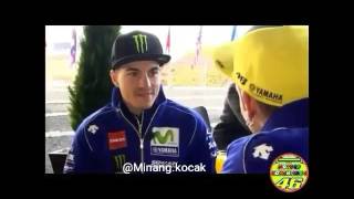 Download lagu Motogp Valentino rosi vs vinales versi jawa lucu banget nyesel kalau ga nonton !! mp3 Download lagu Motogp Valentino rosi vs vinales versi jawa lucu banget nyesel kalau ga nonton !! mp3