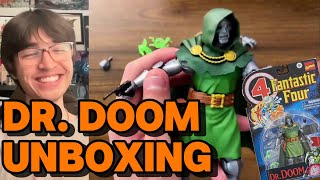 DR. DOOM Marvel Legends Unboxing