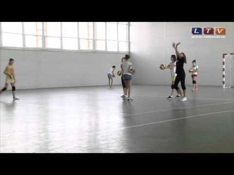 Cadetele de la CS Năvodari se pregătesc în Sala Sporturilor - Litoral TV