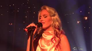 Eleonor Léone - Have yourself a merry little Christmas