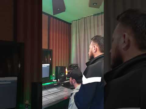 AliUz Studioda (making beats)