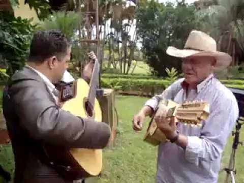 O CIUMENTO - Marcos Violeiro e Divino