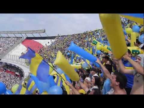 "El que no salta se fue a la B - Soy del barrio de La Boca" Barra: La 12 &bull; Club: Boca Juniors &bull; País: Argentina