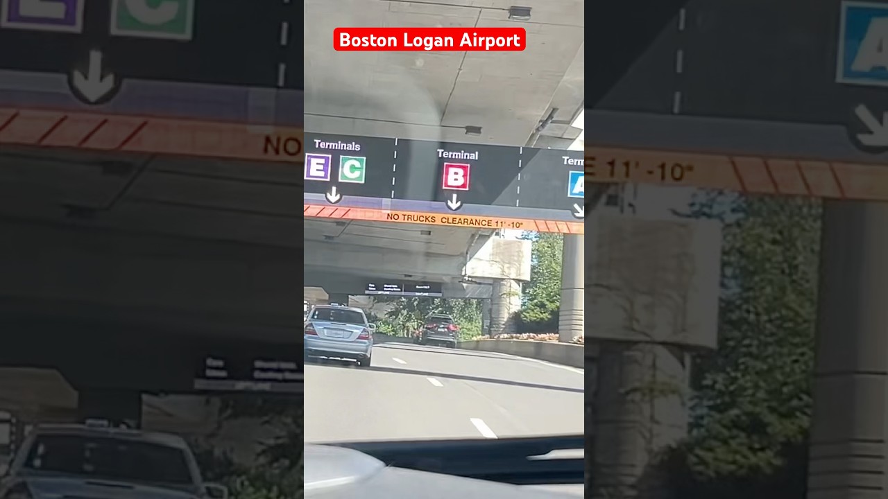 #travel #fun #trip #city #bigcity #arrival #departure #terminal #fly #passenger #pickup #airplane