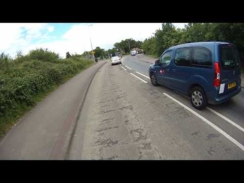 RE10XXW - MGIF At Roundabout