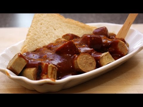 REZEPT: CURRYWURST MIT SELBSTGEMACHTER CURRYSAUCE