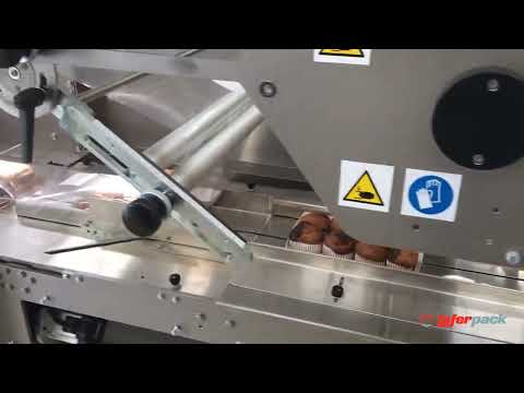 Laferpack Cosmic, packaging machine for cupcakes in Tray / confezionatrice per cupcakes in vassoio