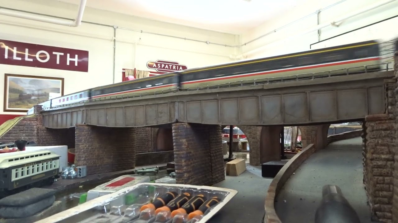 B.M.Rly.S: The ACCURASCALE is, Class 89 BR INTERCITY No.89001, is running on OO Gauge Layout. (V8)