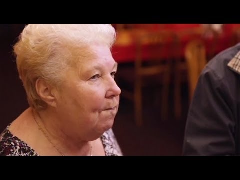 Len and Barbara Taste Some Colourful Dishes - The Fabulous Baker Brothers