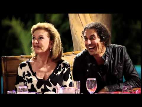 Toppen af poppen: Lars H.U.G. og Szhirley synger "Skibet skal sejle i nat"