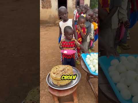 Он хотел помочь маме, но не знал, что за ним следят 😢