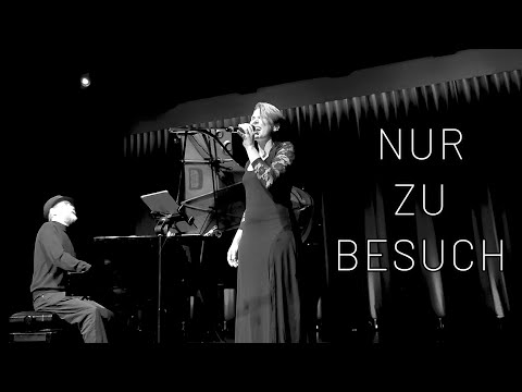 Die Toten Hosen - Nur zu Besuch (Sandra Batkowski & Thomas Kraß)