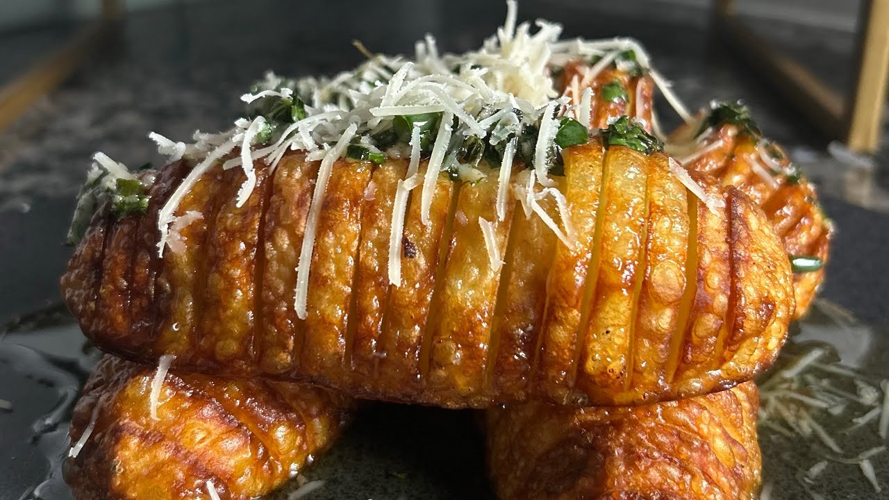 Crispy Garlic Butter Potatoes