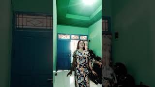 Download lagu TIK TOK GOYANG DASTER HOT || Daster Kaga Ada Punah Nya #shorts mp3