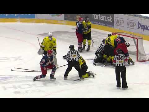 11.kolo Hromadná šarvátka po konci 3.tretiny HKM Zvolen - HC 07 Detva