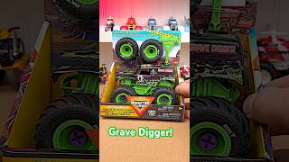 GRAVE DIGGER! Build and Re-build Monster Truck! Mechanix #shorts #gravedigger #monsterjam