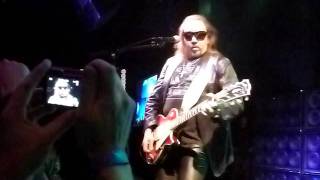 Ace Frehley - &quot;What&#39;s On Your Mind&quot;(beginning) - Foxboro, MA  - 10/31/2011