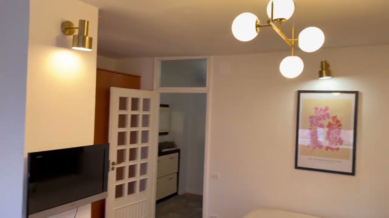 Tur video Garsoniera Spatioasa Turda Bucuresti