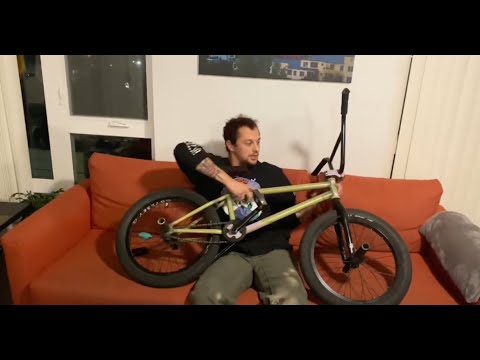 Wyatt Jones Purple Haze Kit // Fiend Morrow Bike Check // 2022