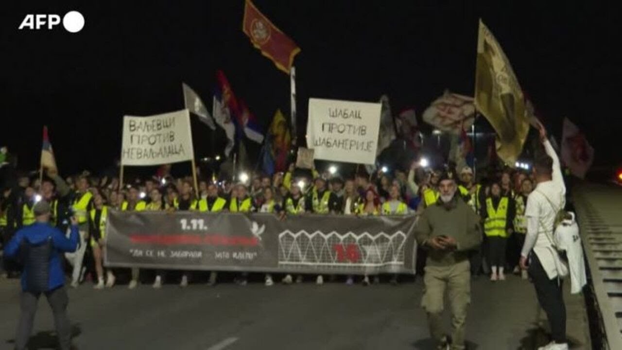 Un anno fa la tragedia di Novi Sad, migliaia di serbi in piazza